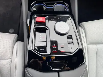 BMW M5 Touring xDrive AHK   GARANTIE-bis-05.2030