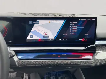 BMW M5 Touring xDrive AHK   GARANTIE-bis-05.2030