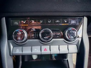 Skoda Karoq 1.5 TSI DSG Selection 150 CP