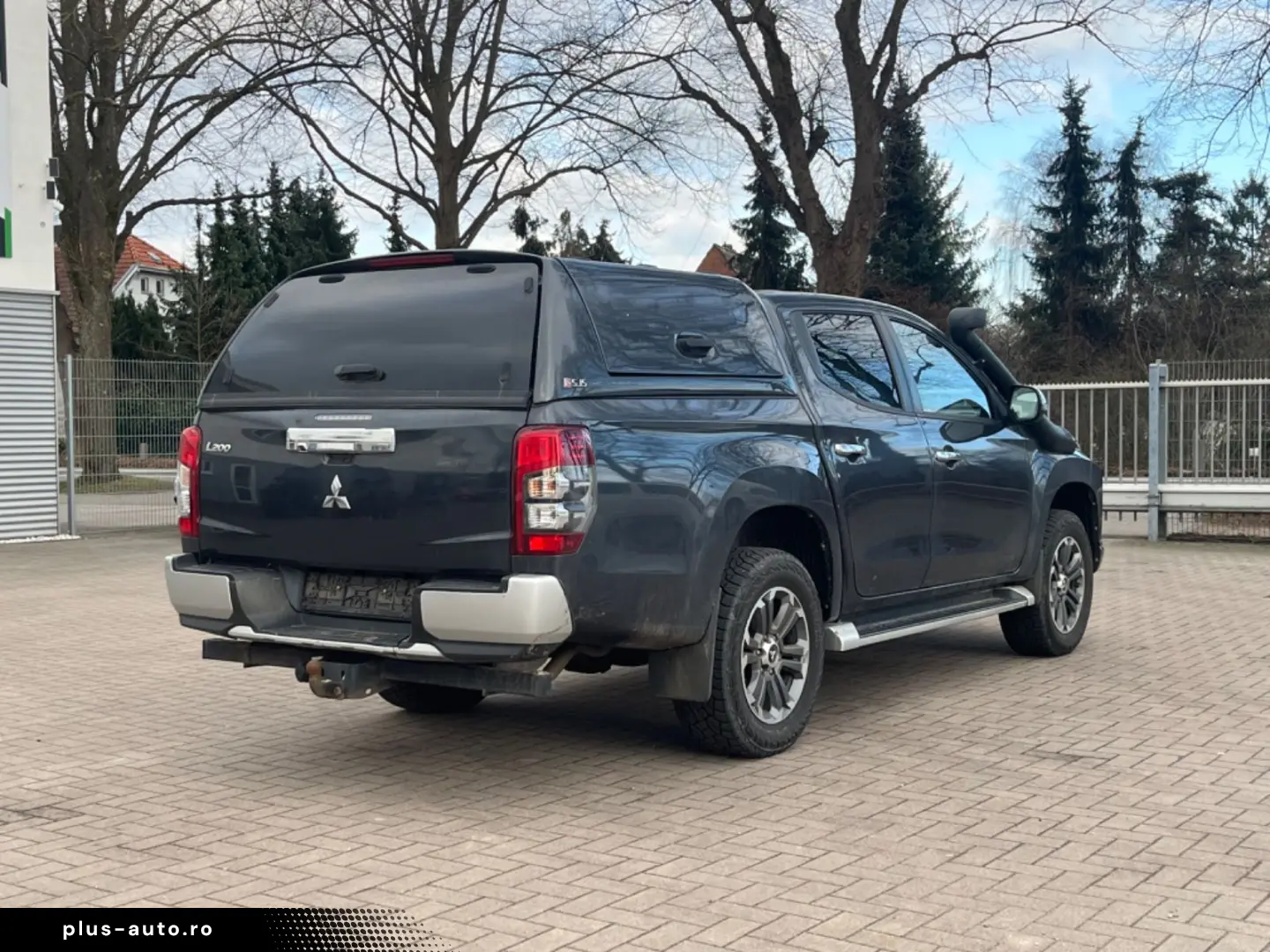 MITSUBISHI L200 Top DoKa 2 2 D 4WD HARDTOP KLIMA NAVI LEDER