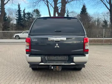 MITSUBISHI L200 Top DoKa 2 2 D 4WD HARDTOP KLIMA NAVI LEDER