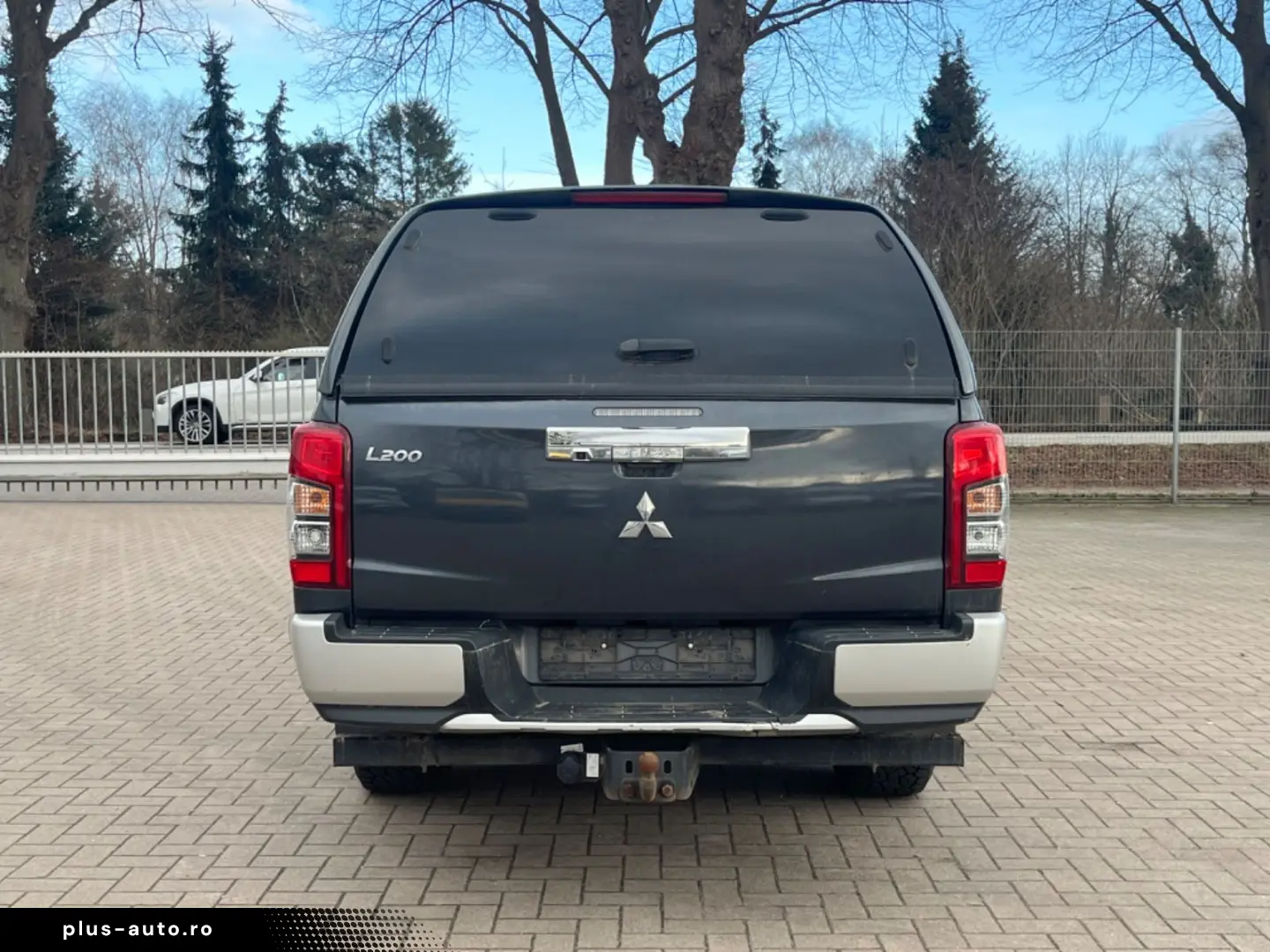 MITSUBISHI L200 Top DoKa 2 2 D 4WD HARDTOP KLIMA NAVI LEDER