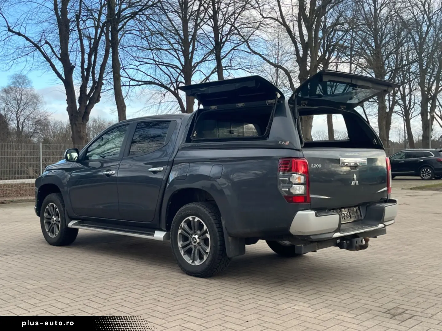 MITSUBISHI L200 Top DoKa 2 2 D 4WD HARDTOP KLIMA NAVI LEDER