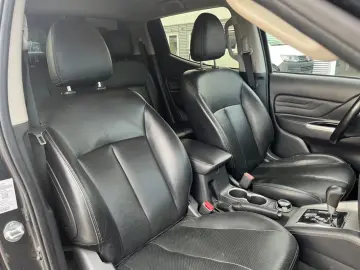 MITSUBISHI L200 Top DoKa 2 2 D 4WD HARDTOP KLIMA NAVI LEDER