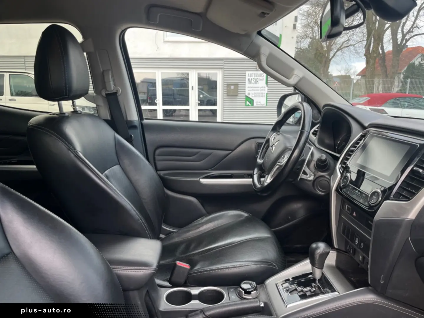 MITSUBISHI L200 Top DoKa 2 2 D 4WD HARDTOP KLIMA NAVI LEDER