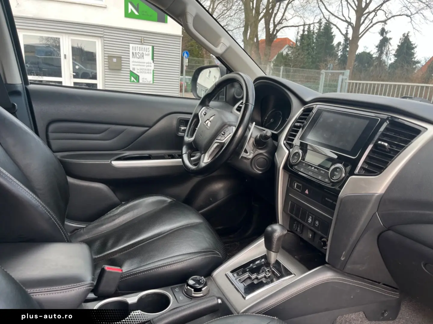 MITSUBISHI L200 Top DoKa 2 2 D 4WD HARDTOP KLIMA NAVI LEDER