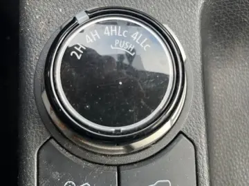 MITSUBISHI L200 Top DoKa 2 2 D 4WD HARDTOP KLIMA NAVI LEDER