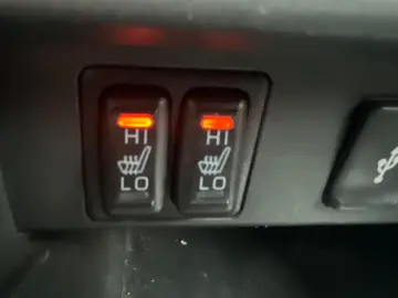 MITSUBISHI L200 Top DoKa 2 2 D 4WD HARDTOP KLIMA NAVI LEDER