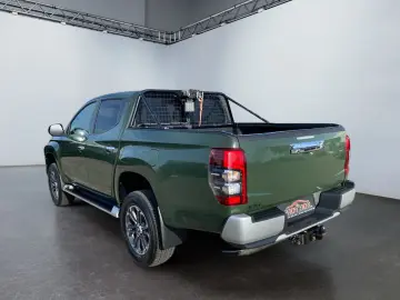 MITSUBISHI L200 TOP 2.2 DI-D 4WD TEMP SHZ PDC NAVI 2xKlima