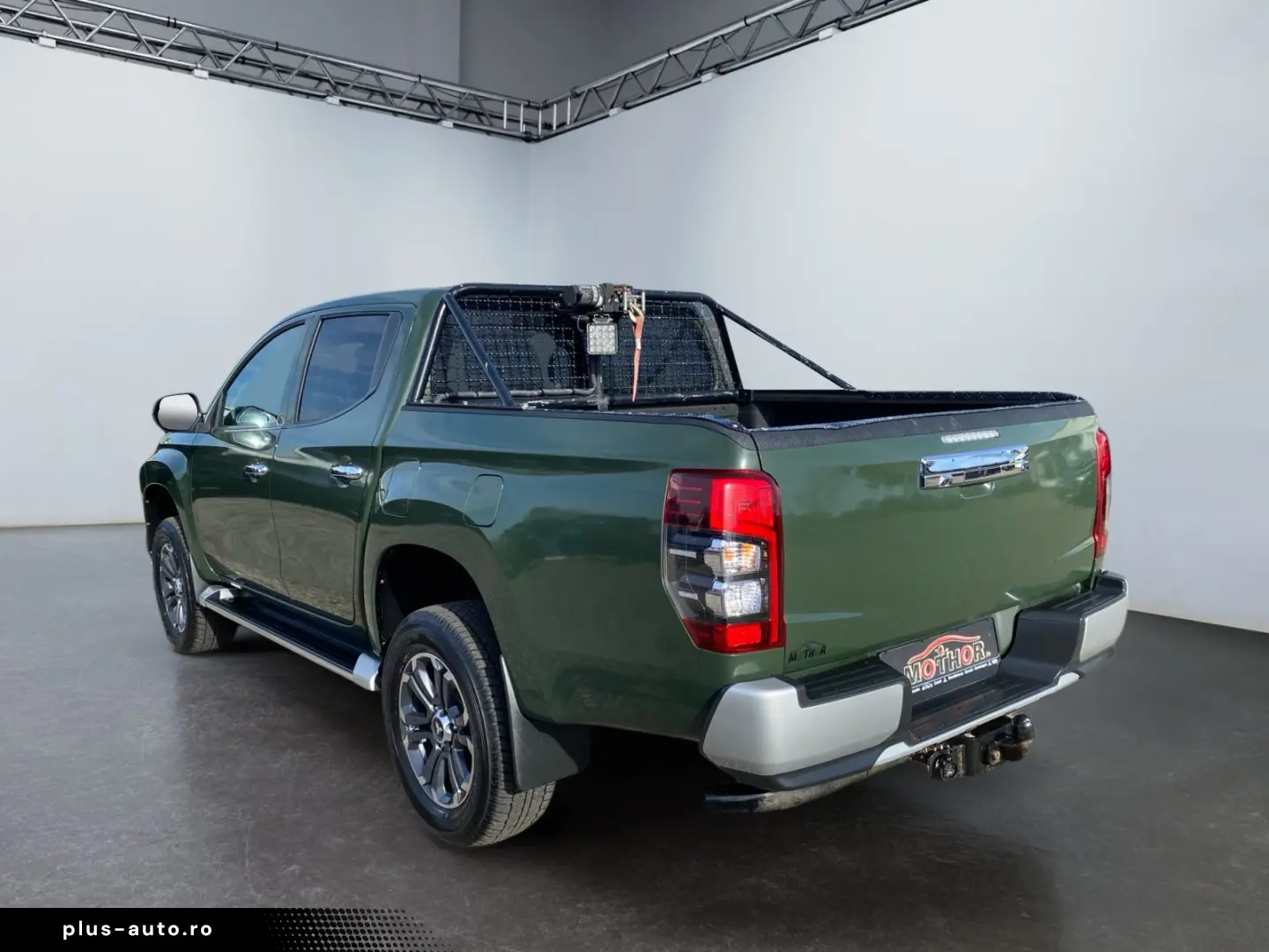 MITSUBISHI L200 TOP 2.2 DI-D 4WD TEMP SHZ PDC NAVI 2xKlima