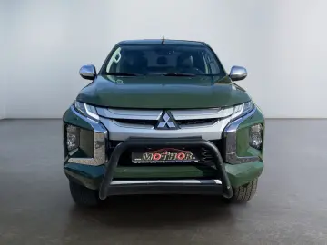 MITSUBISHI L200 TOP 2.2 DI-D 4WD TEMP SHZ PDC NAVI 2xKlima
