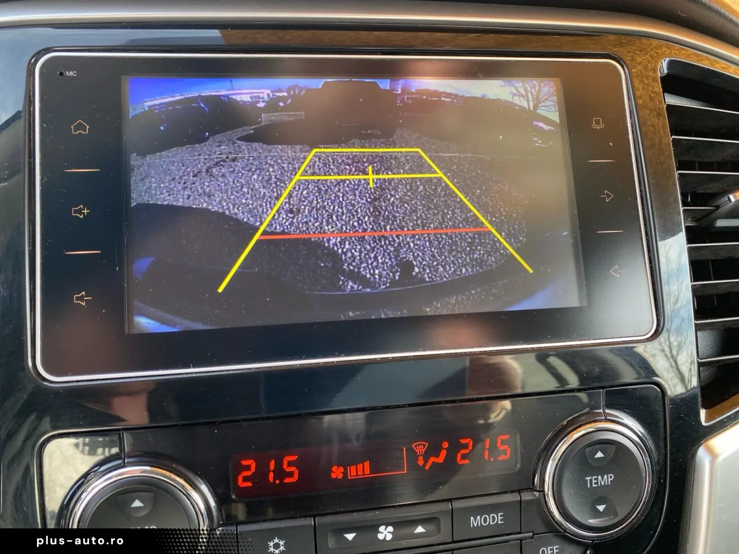 MITSUBISHI L200 TOP 2.2 DI-D 4WD TEMP SHZ PDC NAVI 2xKlima