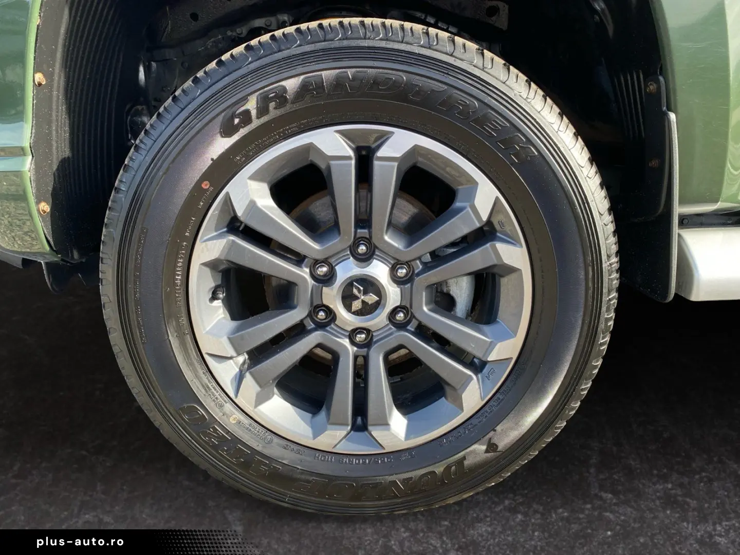 MITSUBISHI L200 TOP 2.2 DI-D 4WD TEMP SHZ PDC NAVI 2xKlima