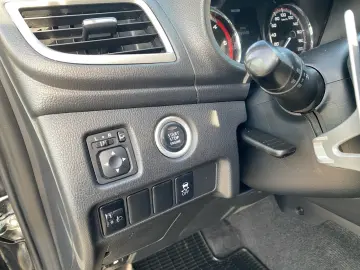 MITSUBISHI L200 TOP 2.2 DI-D 4WD TEMP SHZ PDC NAVI 2xKlima