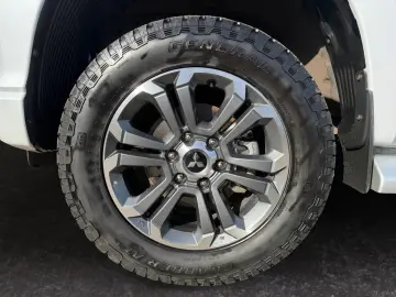 MITSUBISHI L200 TOP 2.2 DI-D 4WD