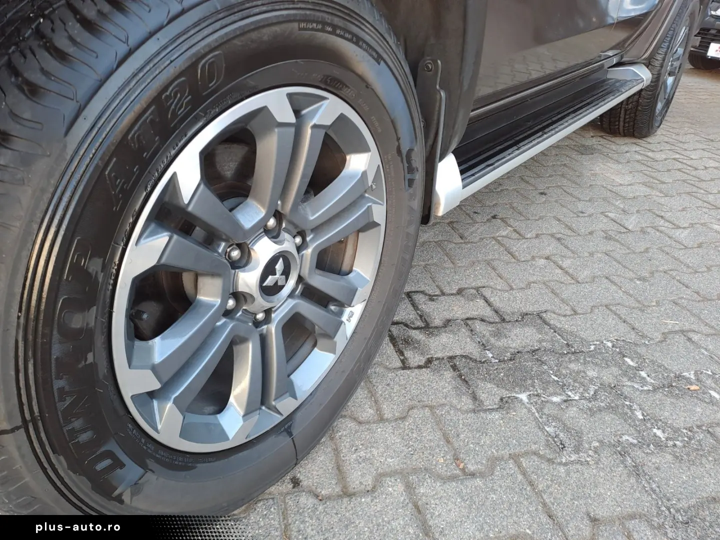 MITSUBISHI L200 2.2 DI-D Automatik Top Doppelkabine 4WD