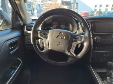 MITSUBISHI L200 2.2 DI-D Automatik Top Doppelkabine 4WD