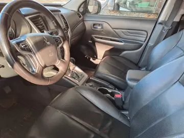 MITSUBISHI L200 2.2 DI-D Automatik Top Doppelkabine 4WD