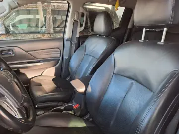 MITSUBISHI L200 2.2 DI-D Automatik Top Doppelkabine 4WD