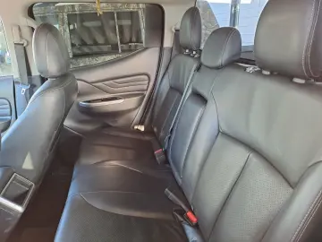 MITSUBISHI L200 2.2 DI-D Automatik Top Doppelkabine 4WD