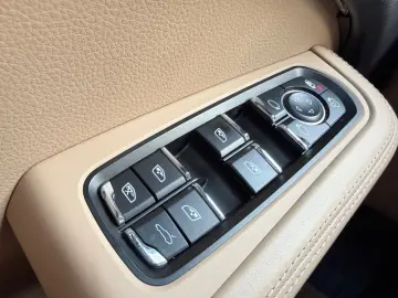 PORSCHE MACAN Distronic Lane Assist Panoramic Bose LED Incal