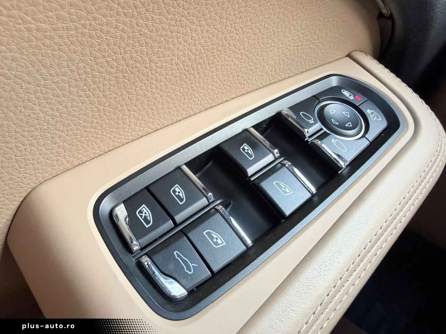 PORSCHE MACAN Distronic Lane Assist Panoramic Bose LED Incal