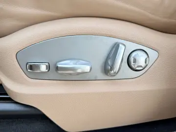 PORSCHE MACAN Distronic Lane Assist Panoramic Bose LED Incal