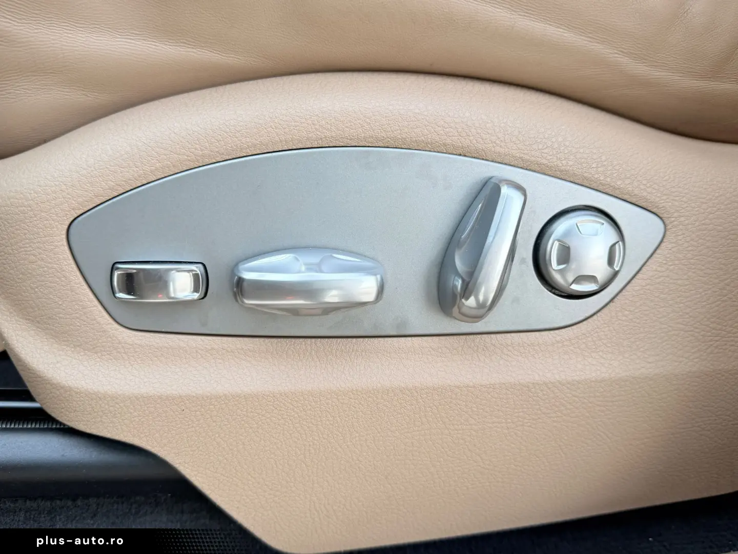 PORSCHE MACAN Distronic Lane Assist Panoramic Bose LED Incal