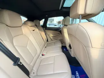 PORSCHE MACAN Distronic Lane Assist Panoramic Bose LED Incal