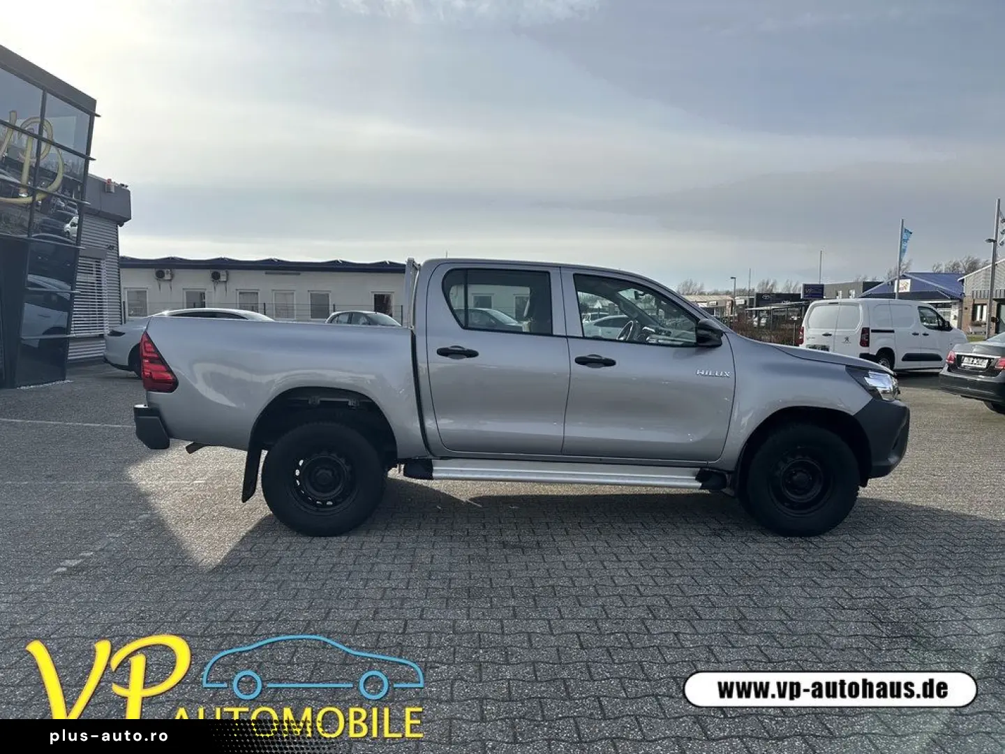 TOYOTA Hilux Double Cab Duty 4x4