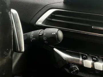 Peugeot 3008 Gen-Ii-2016