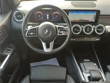 MERCEDES-BENZ GLB 200 1.3 benzina 163CP 7 locuri