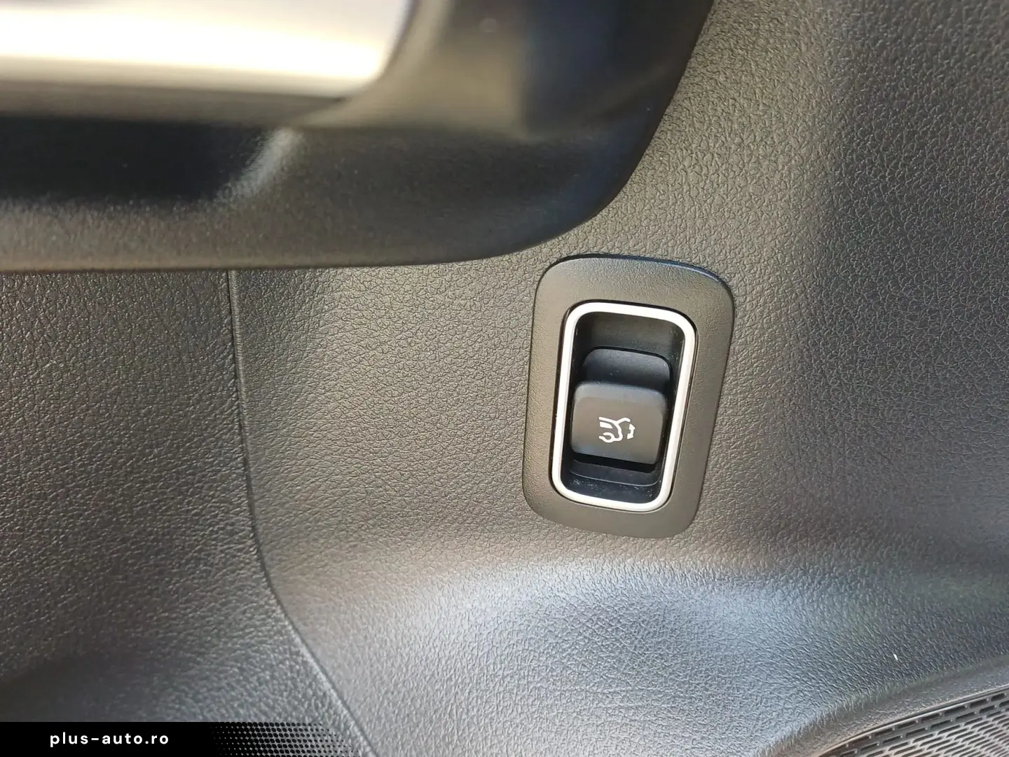 MERCEDES-BENZ GLB 200 1.3 benzina 163CP 7 locuri