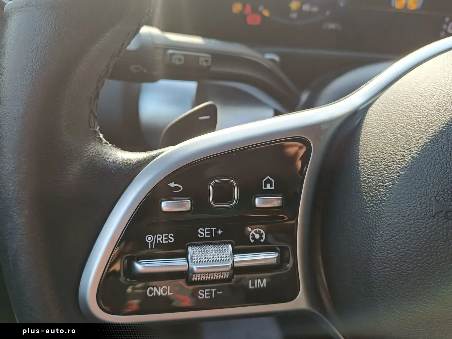 MERCEDES-BENZ GLB 200 1.3 benzina 163CP 7 locuri