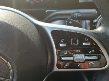 MERCEDES-BENZ GLB 200 1.3 benzina 163CP 7 locuri