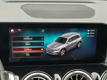 MERCEDES-BENZ GLB 200 1.3 benzina 163CP 7 locuri