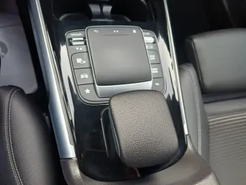 MERCEDES-BENZ GLB 200 1.3 benzina 163CP 7 locuri