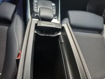 MERCEDES-BENZ GLB 200 1.3 benzina 163CP 7 locuri