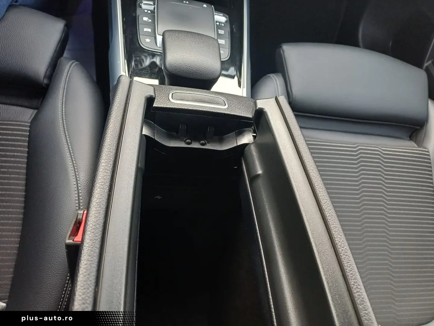 MERCEDES-BENZ GLB 200 1.3 benzina 163CP 7 locuri