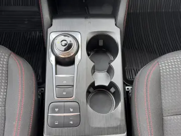 FORD Kuga 2.5 Duratec FHEV AWD ST-Line