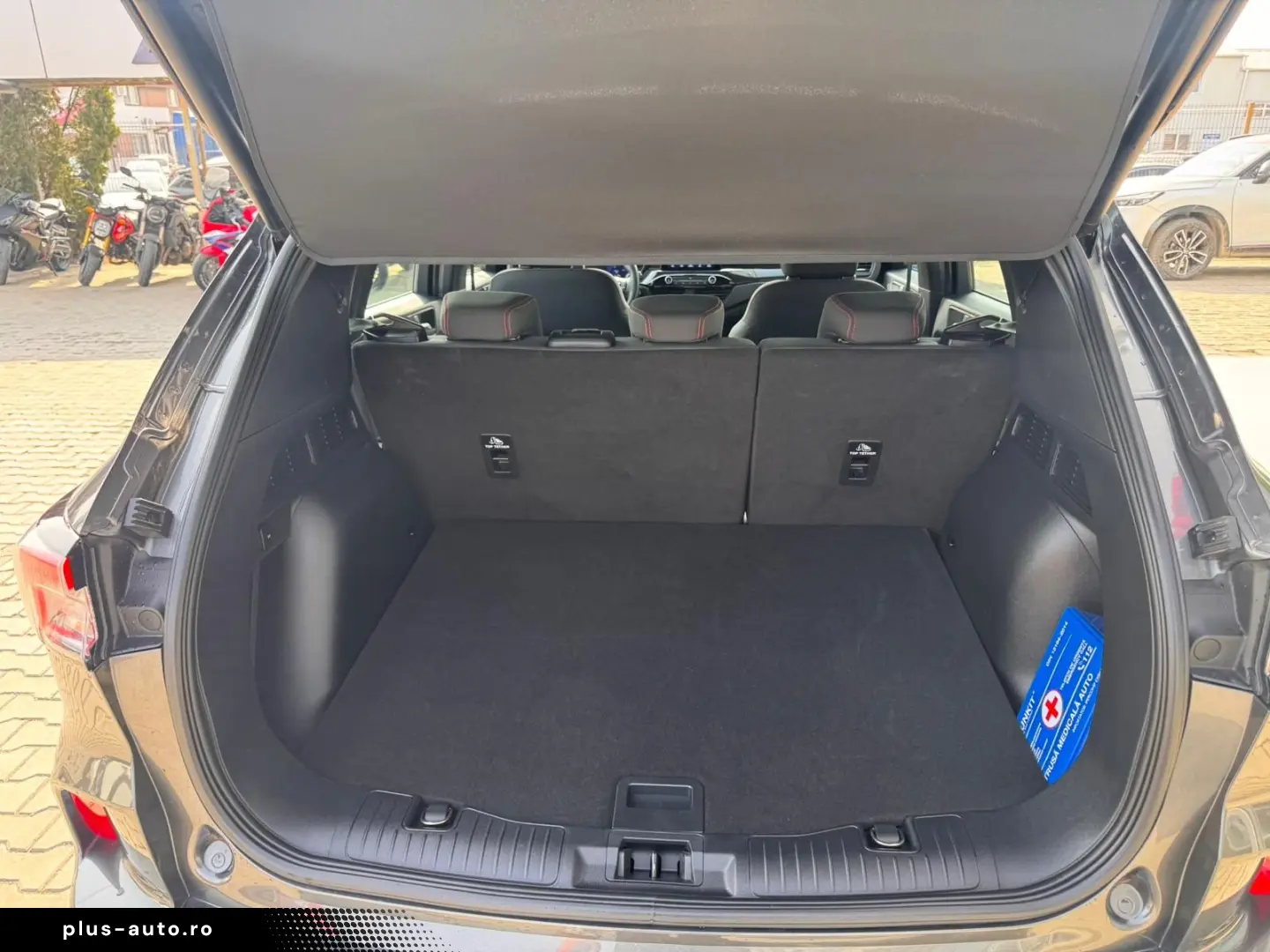 FORD Kuga 2.5 Duratec FHEV AWD ST-Line