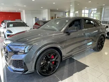 AUDI RSQ8 4.0TFSI quattro4M  V8 PANO B&O HUD