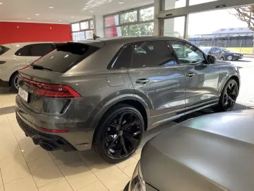 AUDI RSQ8 4.0TFSI quattro4M  V8 PANO B&O HUD