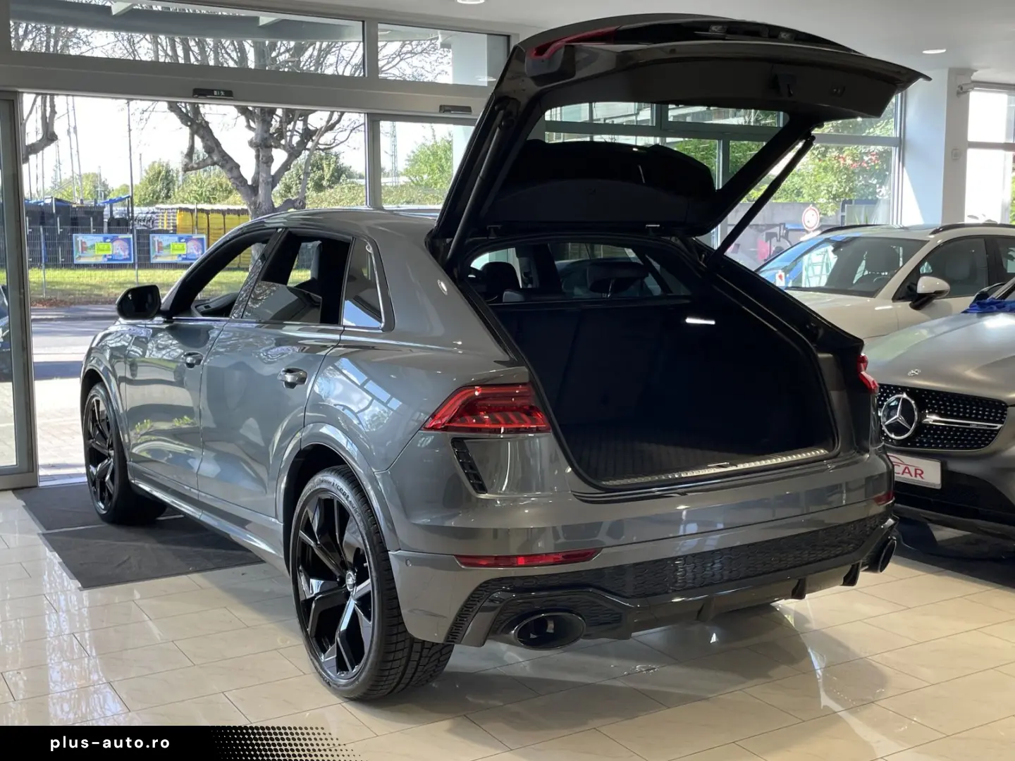 AUDI RSQ8 4.0TFSI quattro4M  V8 PANO B&O HUD