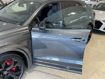 AUDI RSQ8 4.0TFSI quattro4M  V8 PANO B&O HUD