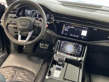 AUDI RSQ8 4.0TFSI quattro4M  V8 PANO B&O HUD
