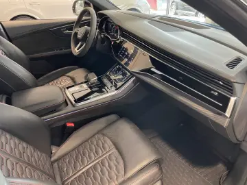 AUDI RSQ8 4.0TFSI quattro4M  V8 PANO B&O HUD
