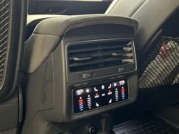 AUDI RSQ8 4.0TFSI quattro4M  V8 PANO B&O HUD