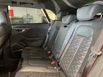 AUDI RSQ8 4.0TFSI quattro4M  V8 PANO B&O HUD
