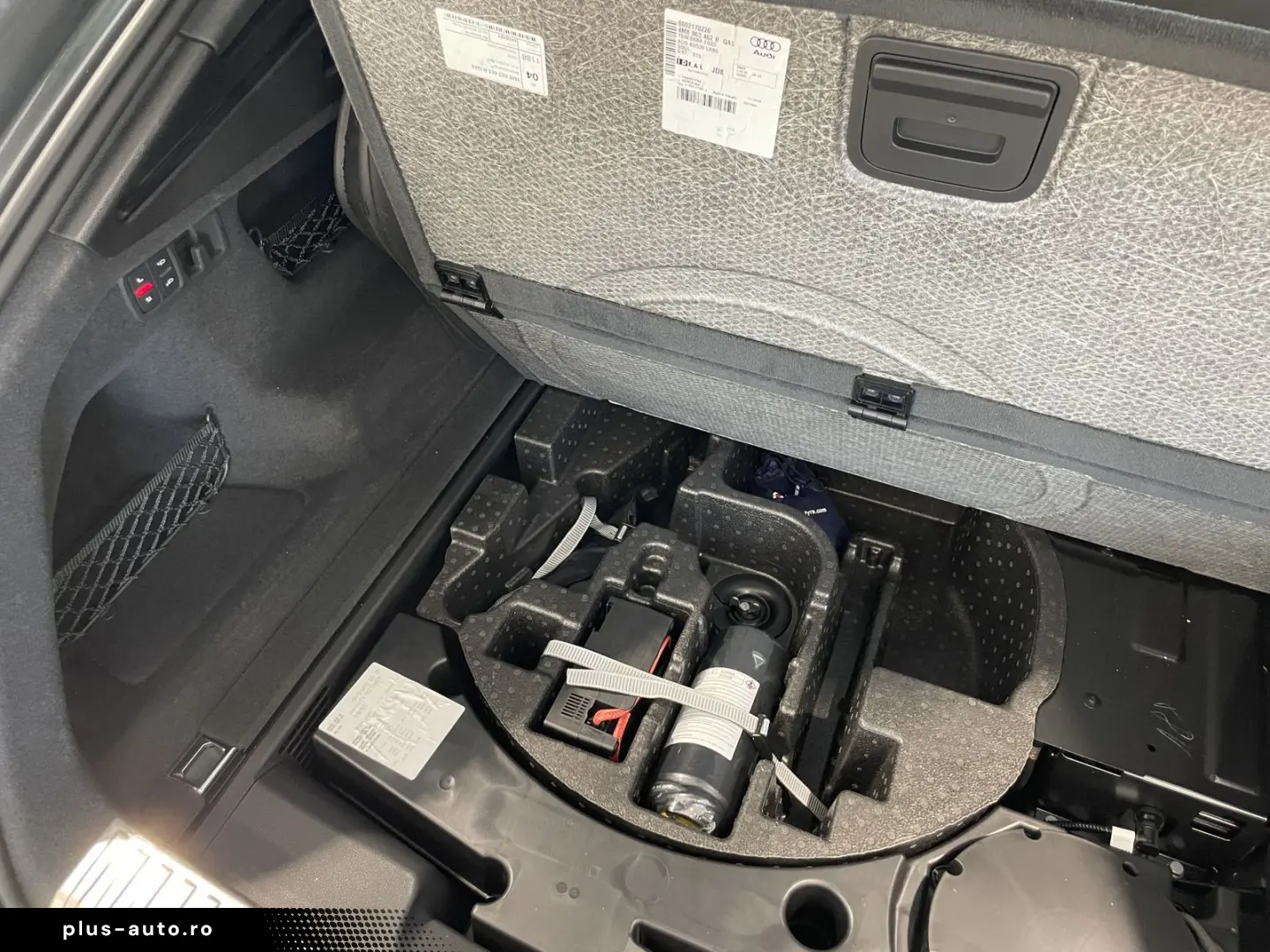 AUDI RSQ8 4.0TFSI quattro4M  V8 PANO B&O HUD